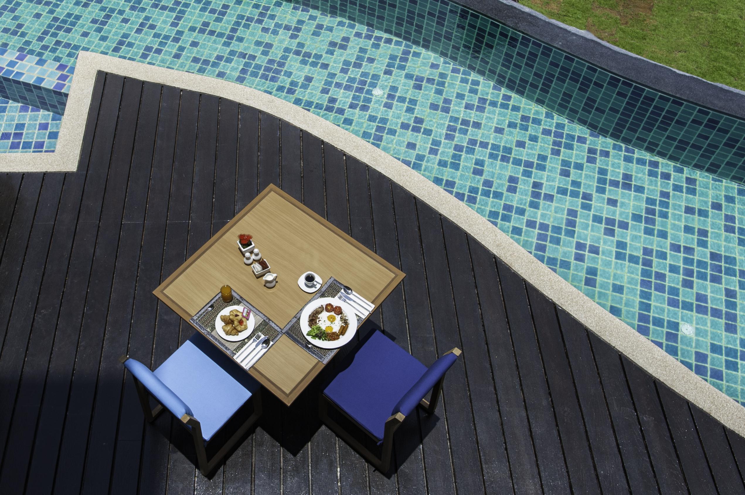 The Lunar Patong Phuket Exterior photo