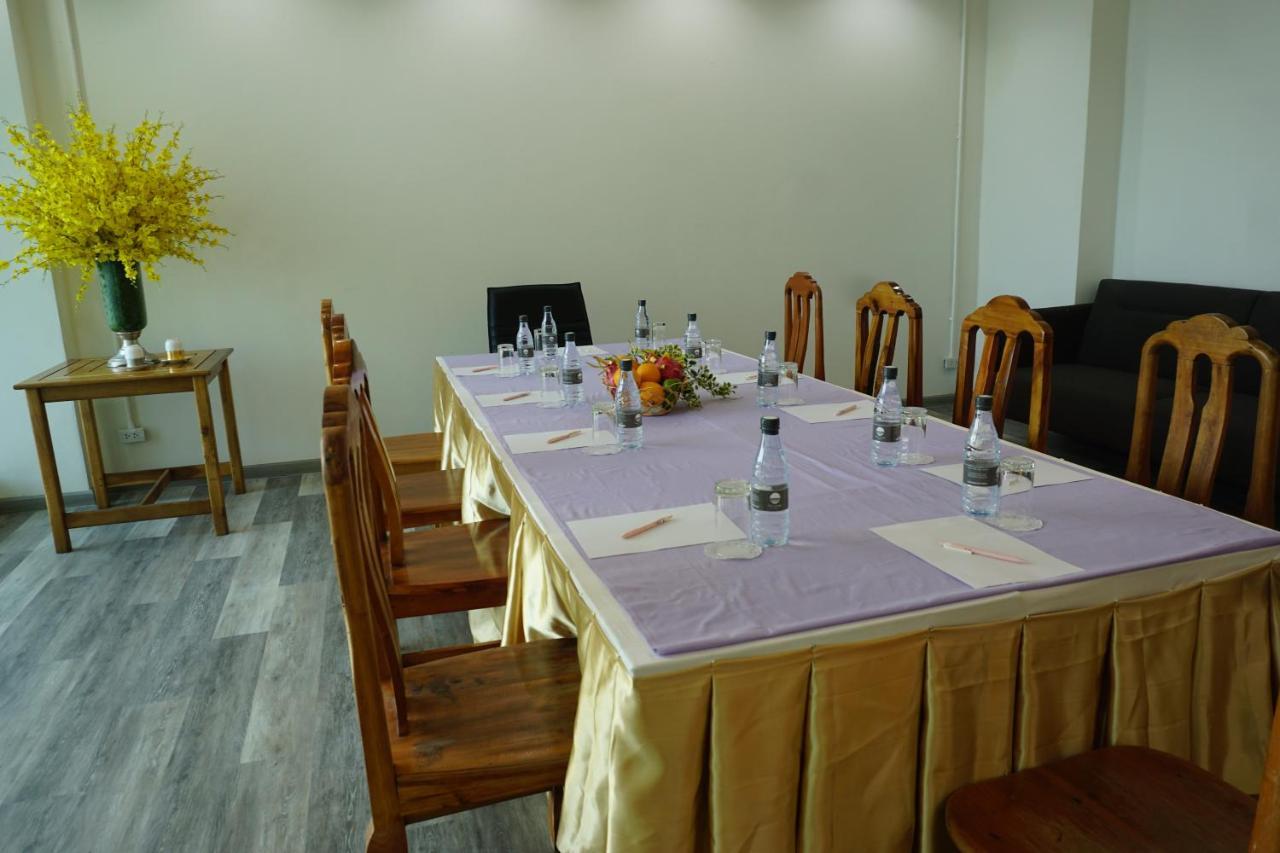 The Lunar Patong Phuket Exterior photo