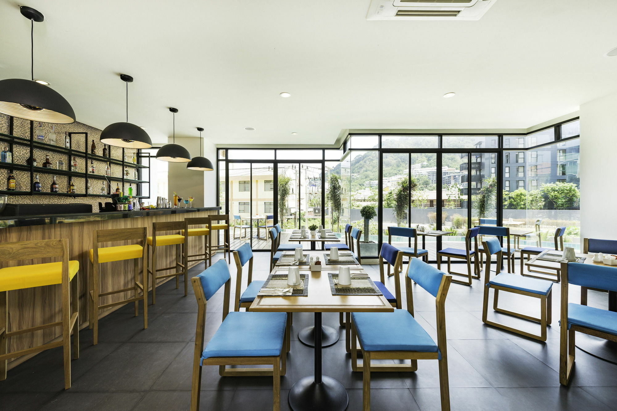 The Lunar Patong Phuket Exterior photo