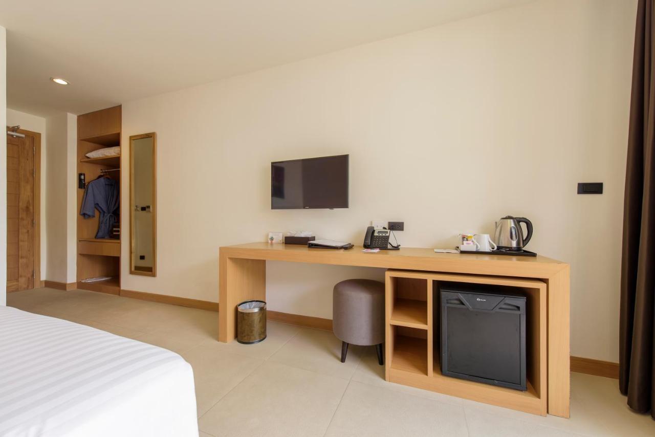 The Lunar Patong Phuket Exterior photo